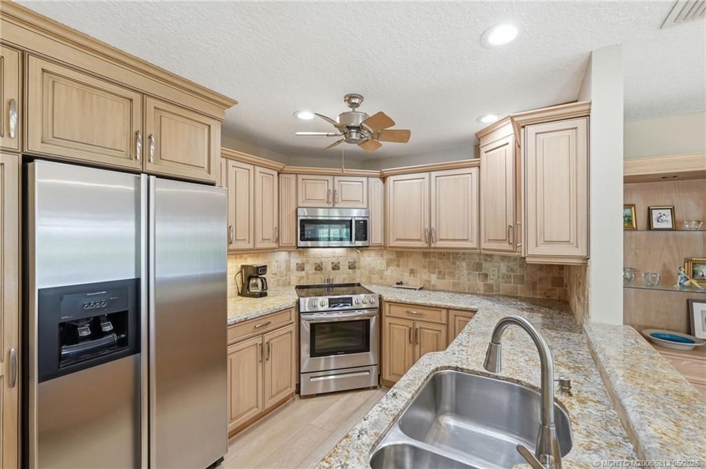 5600 SE Foxcross Place, Stuart, FL 34997 Photo