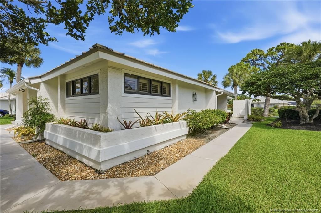 5600 SE Foxcross Place, Stuart, FL 34997 Photo