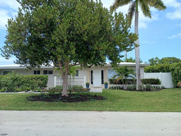 4454 W Tradewinds Avenue W, Lauderdale-By-The-Sea, FL 33308