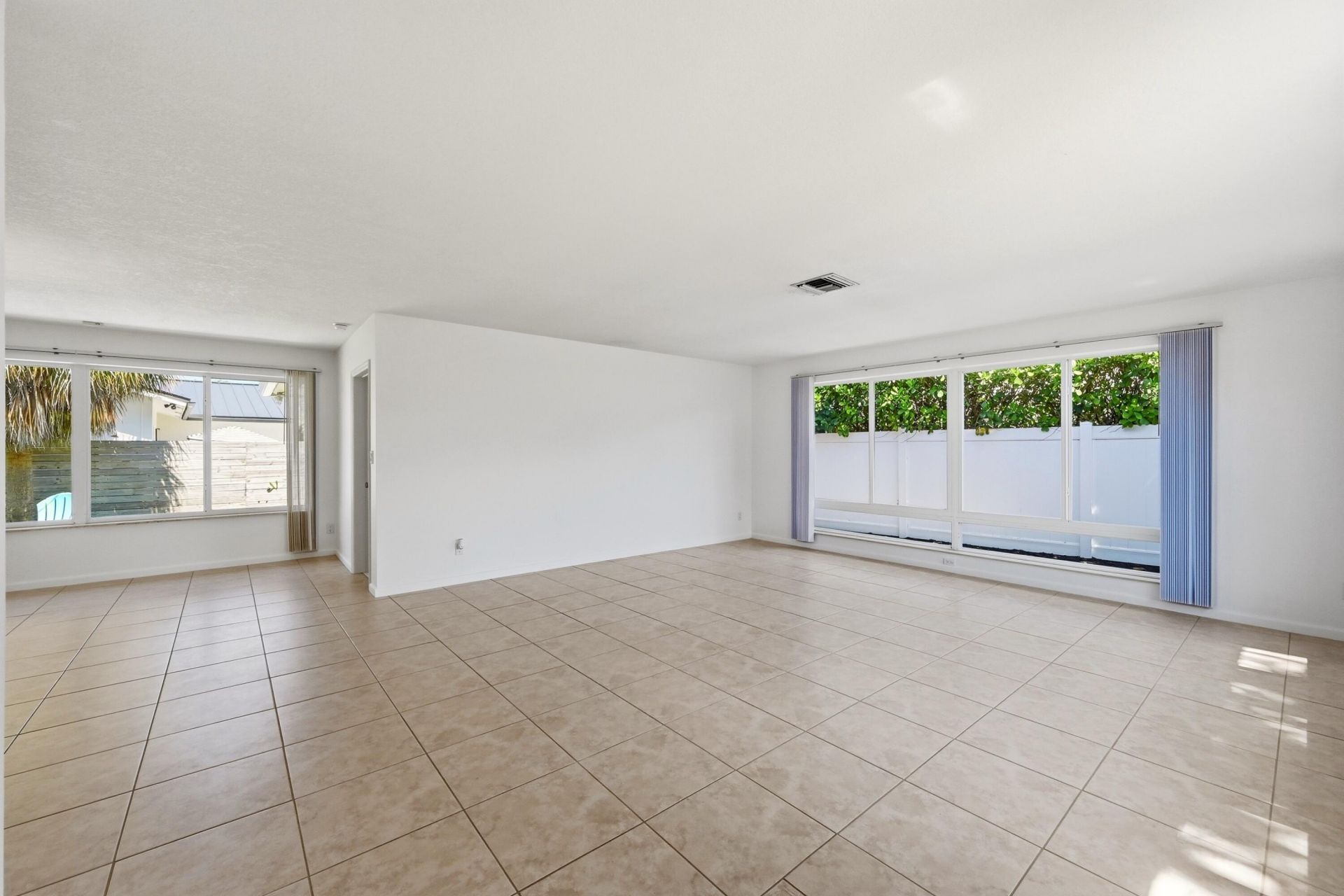 4454 W Tradewinds Avenue W, Lauderdale by the Sea, FL 33308 Photo