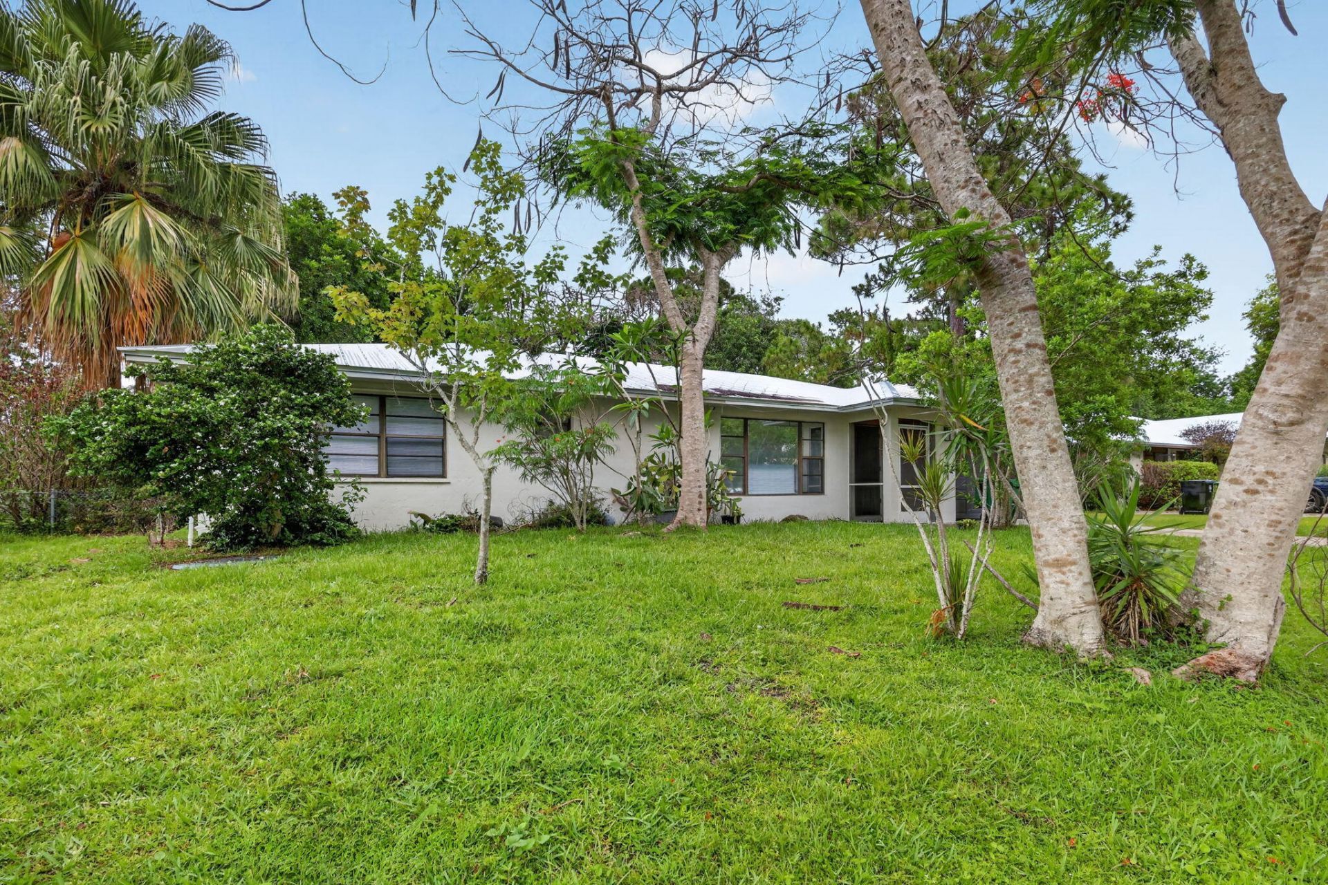 941 SE Atlantus Avenue, Port Saint Lucie, FL 34983 Photo