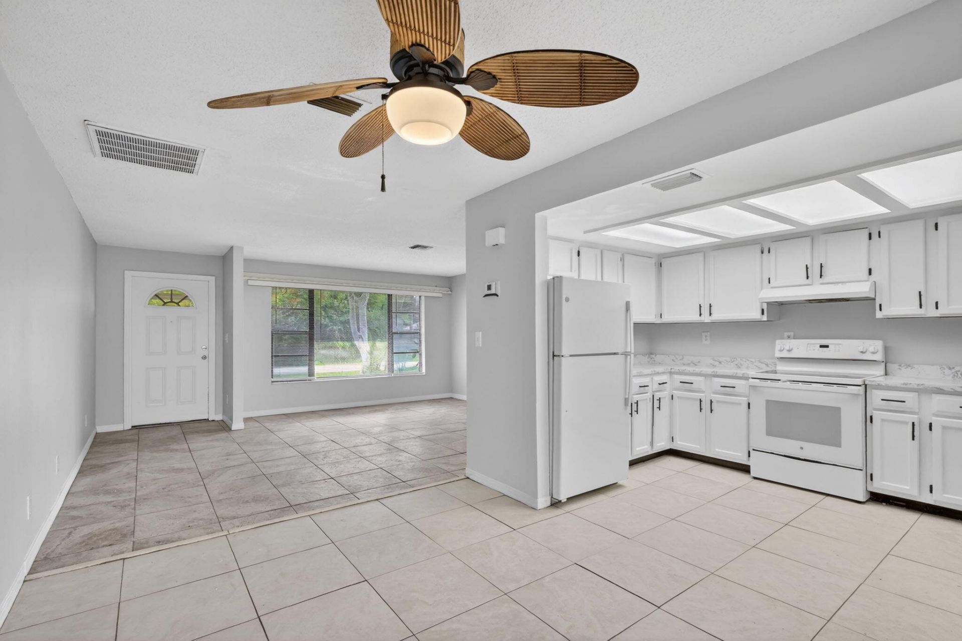 941 SE Atlantus Avenue, Port Saint Lucie, FL 34983 Photo