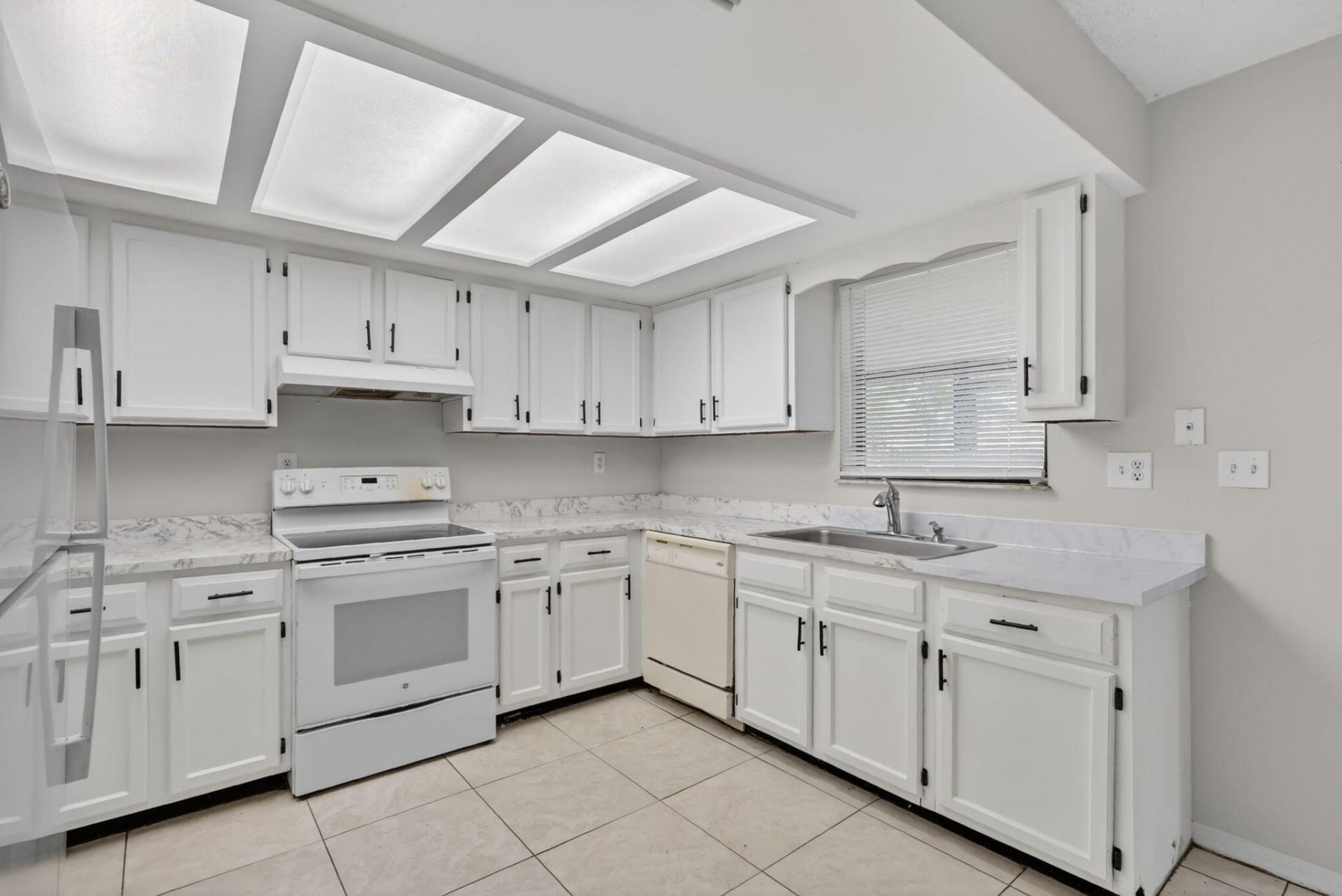 941 SE Atlantus Avenue, Port Saint Lucie, FL 34983 Photo
