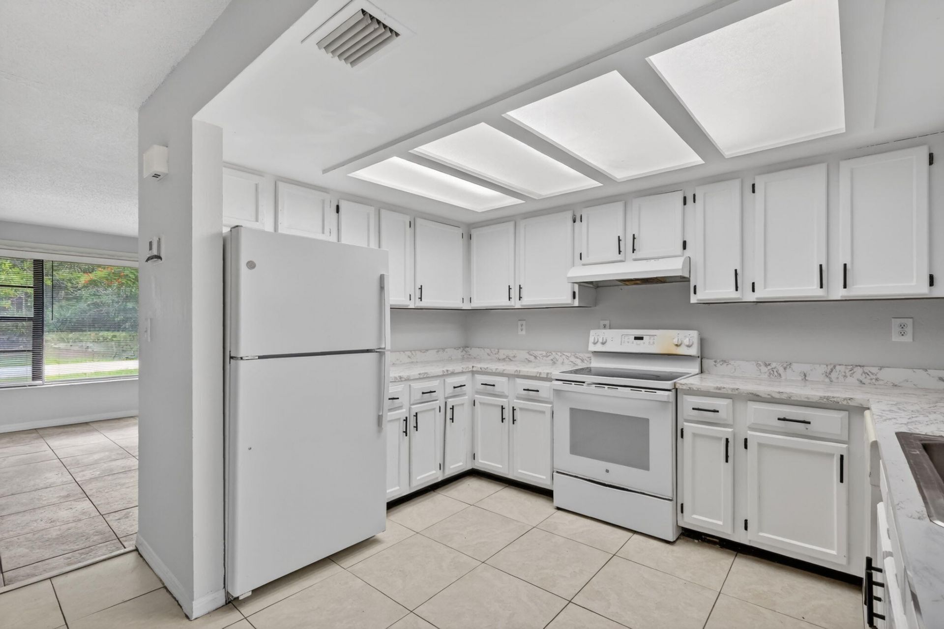 941 SE Atlantus Avenue, Port Saint Lucie, FL 34983 Photo