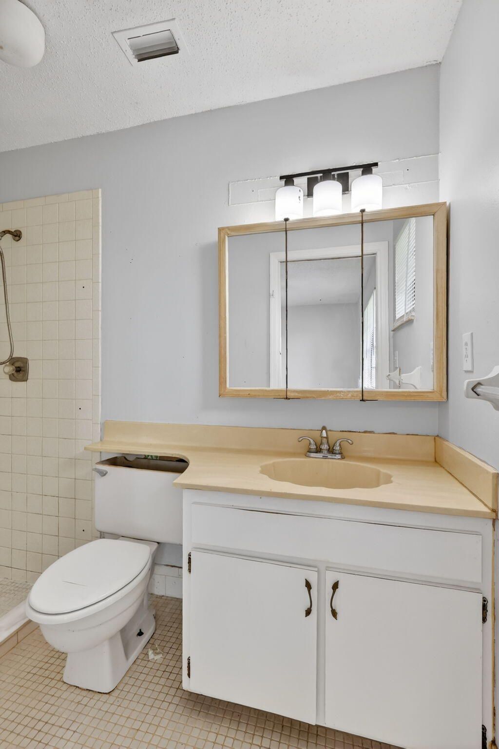 941 SE Atlantus Avenue, Port Saint Lucie, FL 34983 Photo