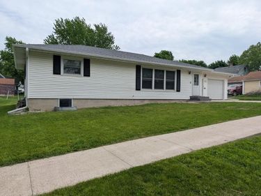 377 1st Street SW, Wells, MN 56097