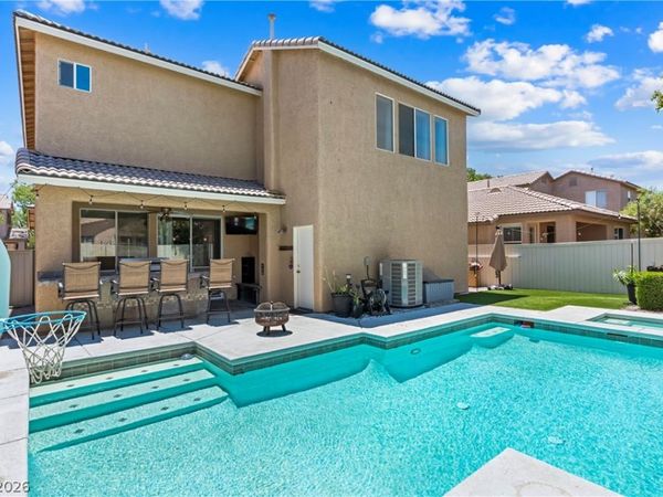 688 Canfield Point Avenue, Las Vegas, NV 89183