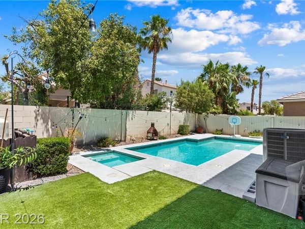 688 Canfield Point Avenue, Las Vegas, NV 89183