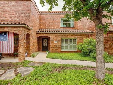 1201 Jerome Street, Unit #1203, Fort Worth, TX 76110