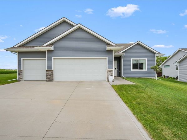 1813 NW 8th Street , Grimes, IA 50111