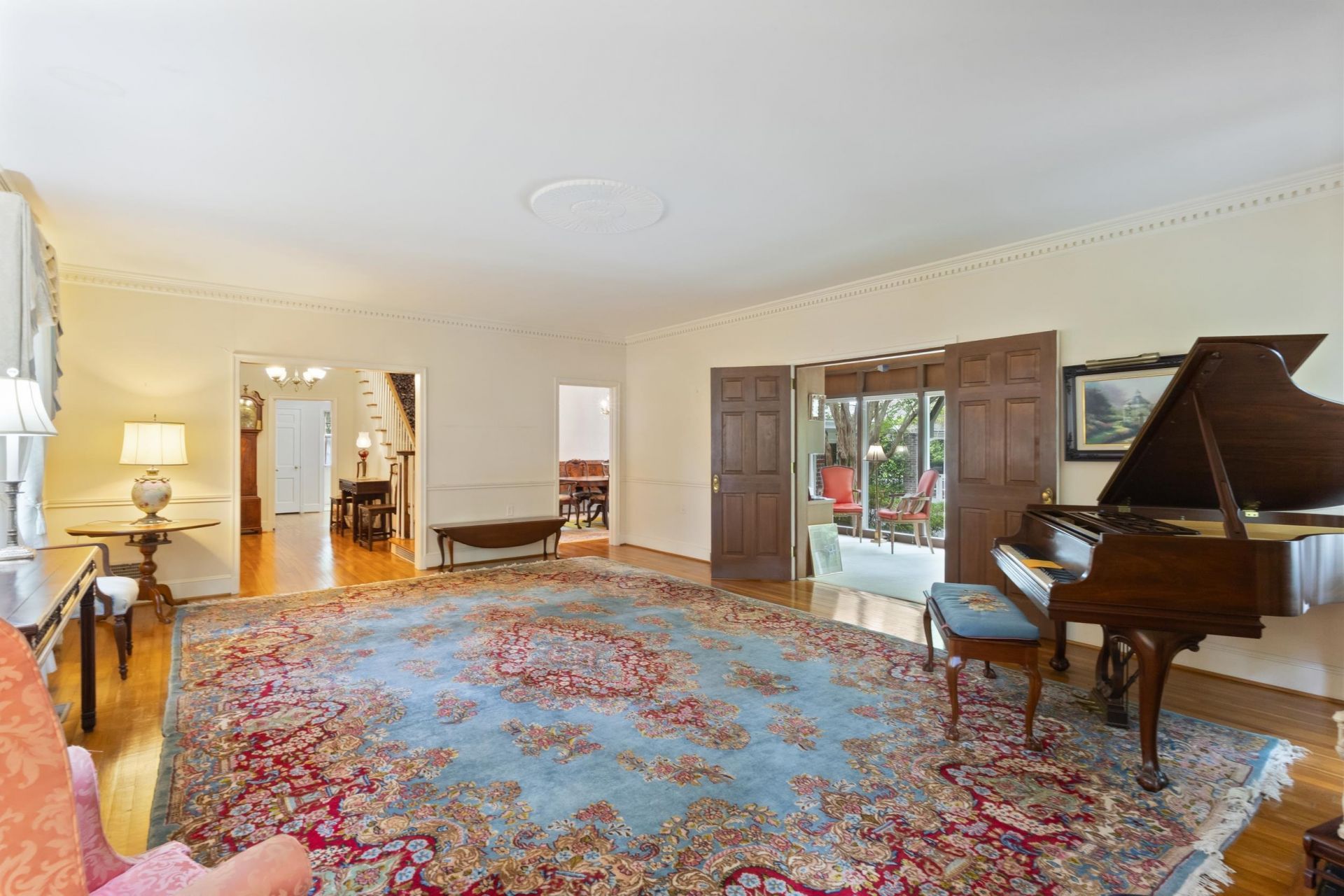2541 Main St. Photo 10