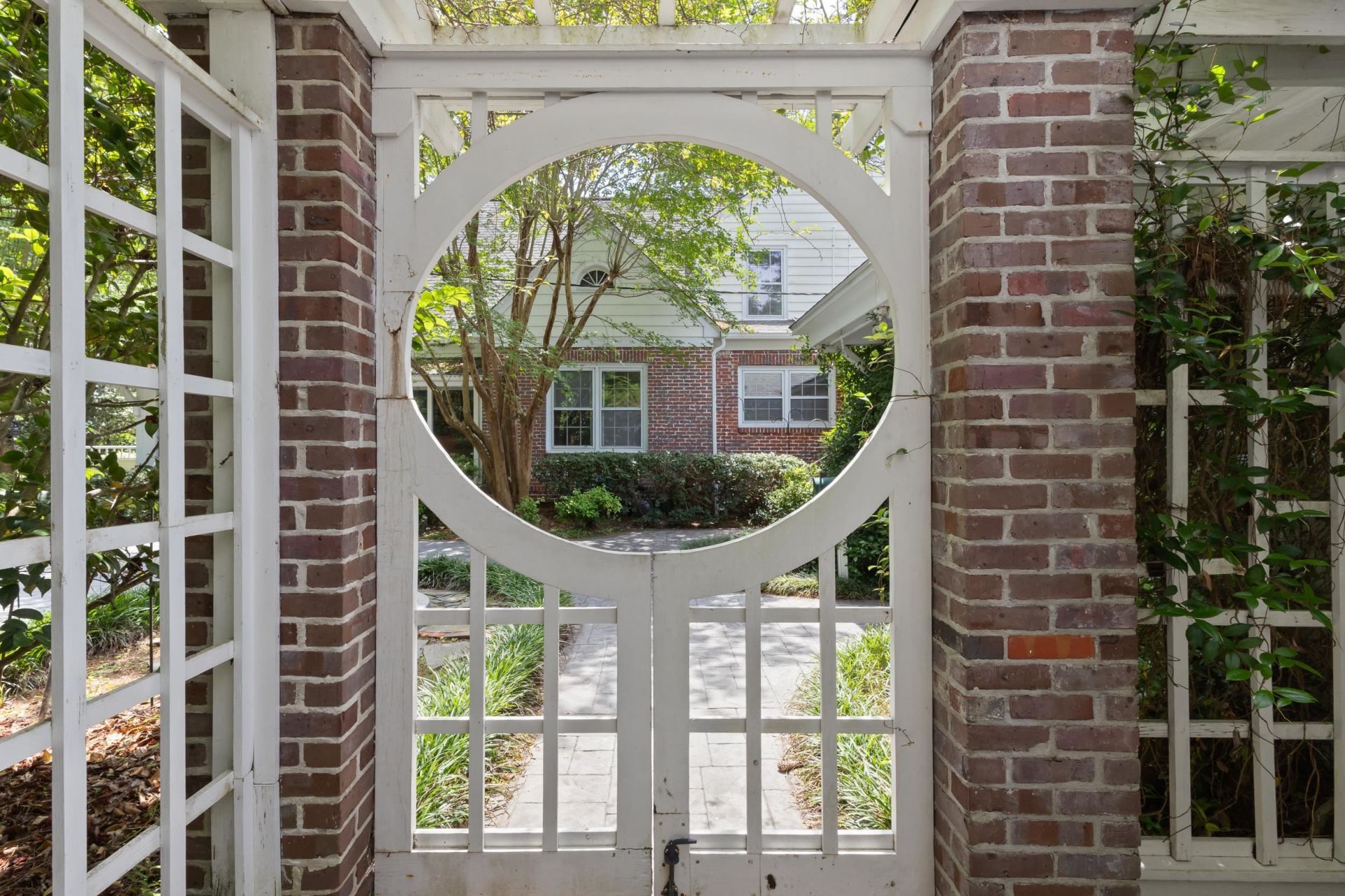 2541 Main St. Photo 42