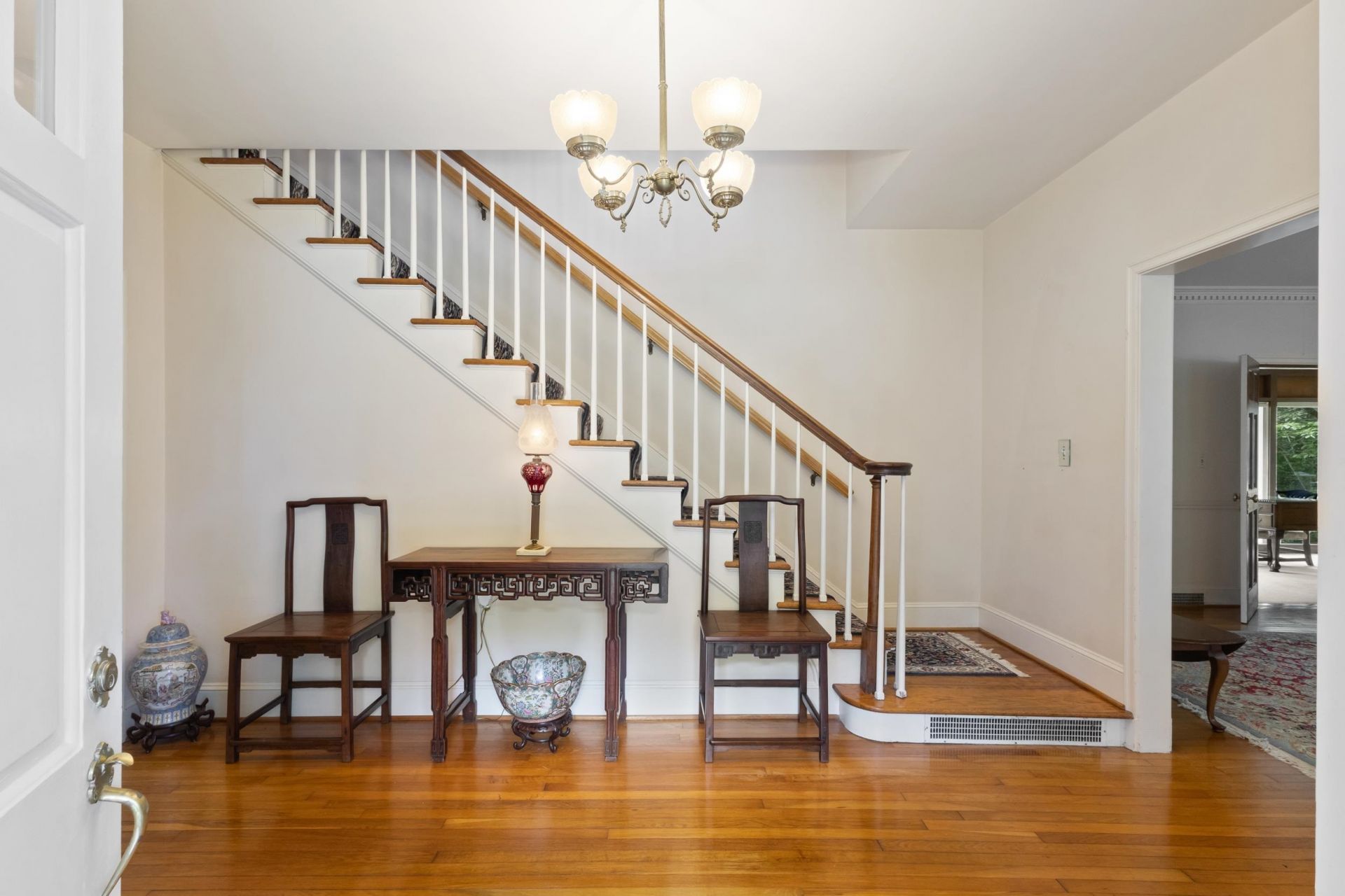 2541 Main St. Photo 5