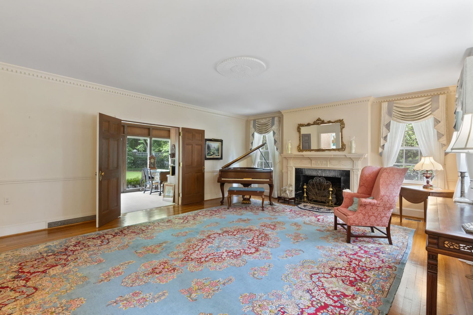2541 Main St. Photo 9