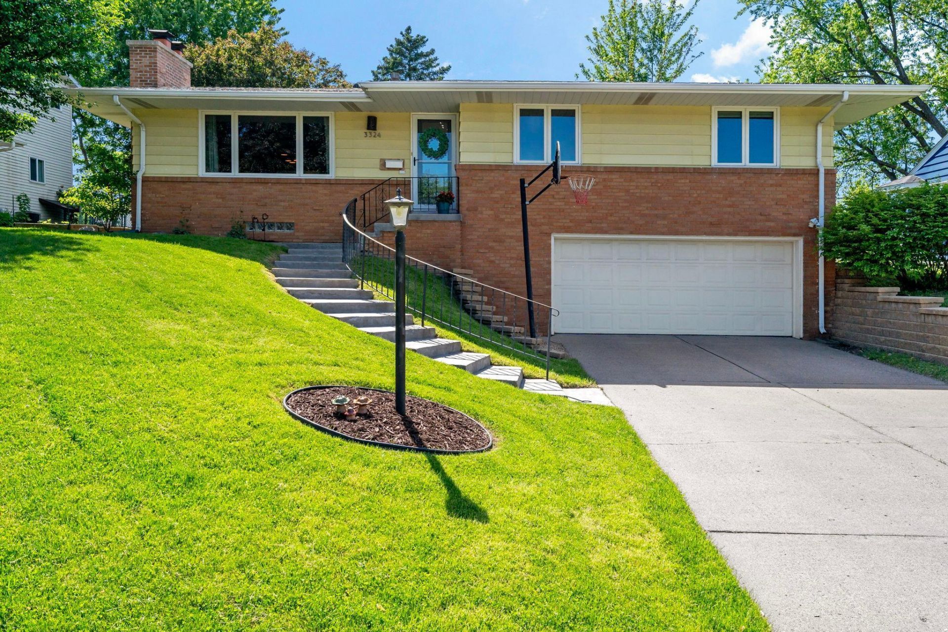 3324 Skycroft Drive , Saint Anthony, MN 55418