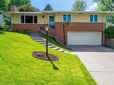 3324 Skycroft Drive, Saint Anthony, MN 55418