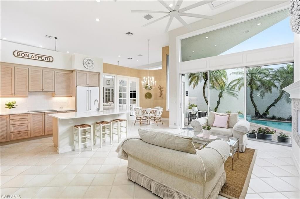 7897 Cocobay Dr , Naples, FL 34108 Photo