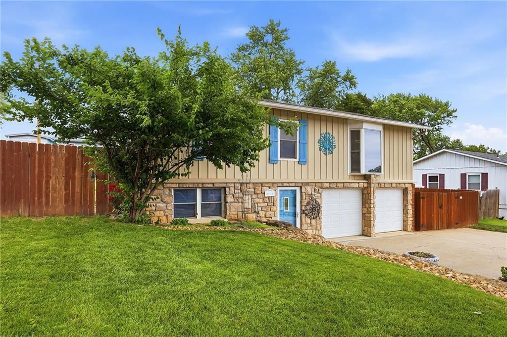 8430 Tauromee Avenue, Kansas City, KS 66112 Main Photo
