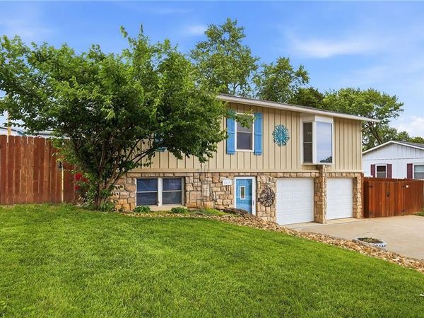 8430 Tauromee Avenue, Kansas City, KS 66112