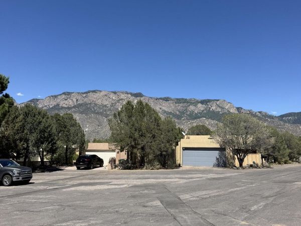 1822 Tramway Terrace Loop NE, Albuquerque, NM 87122