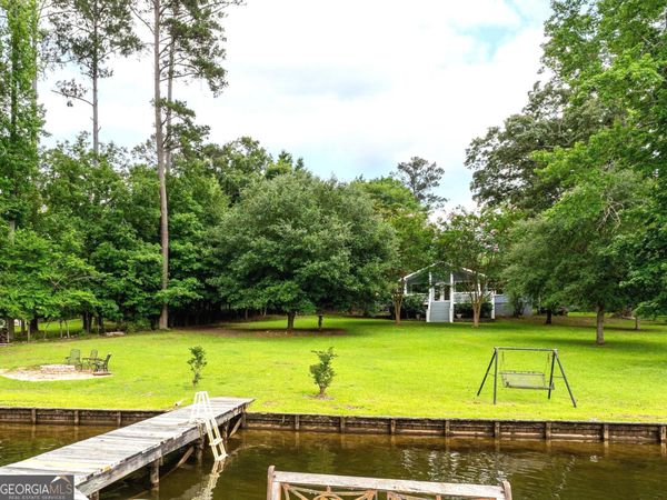 291 W Lakeview Drive NE, Milledgeville, GA 31061
