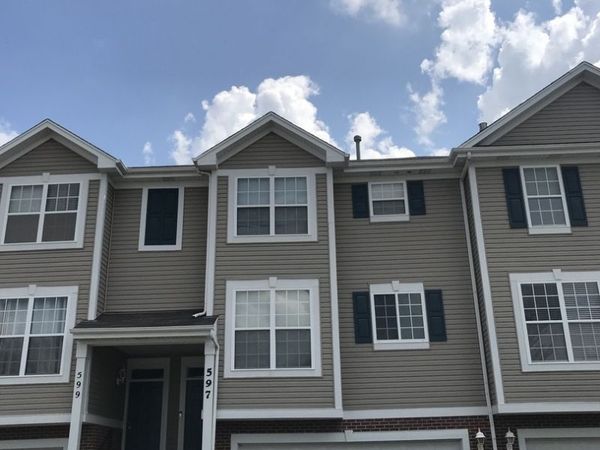 597 Declaration Lane , Aurora, IL 60502