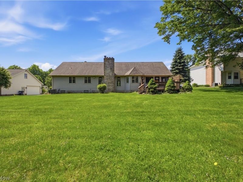 204 Colonial Drive , Canfield, OH 44406 Photo 2