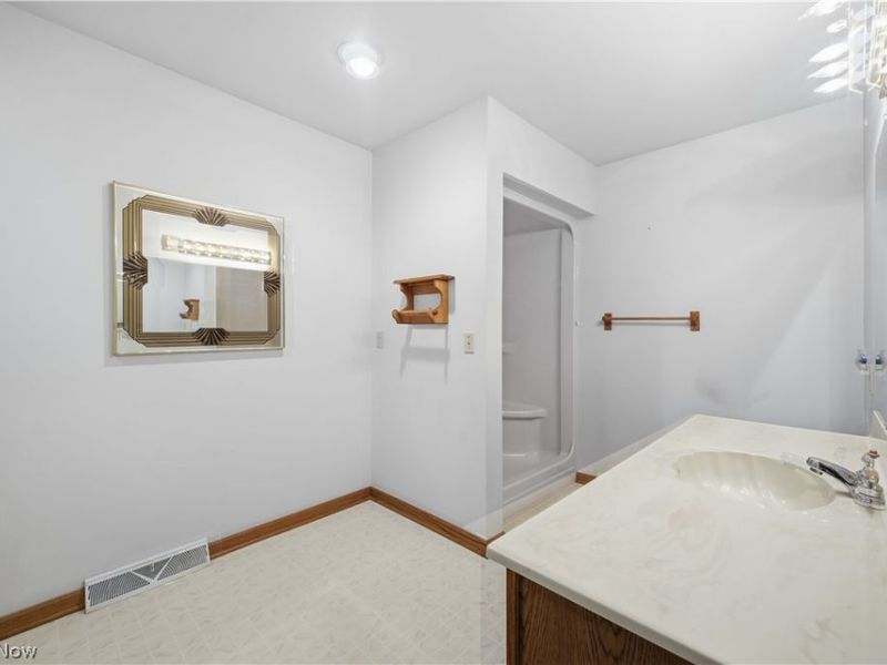 204 Colonial Drive , Canfield, OH 44406 Photo 24