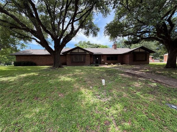 803 Val Verde Place , Marlin, TX 76661
