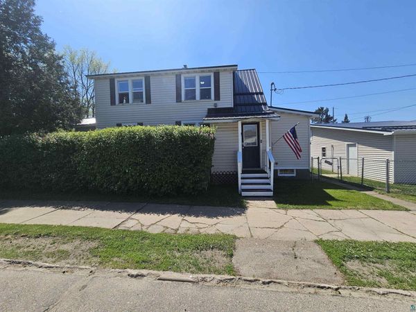 301 9th St S, Virginia, MN 55792