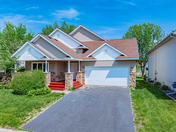 707 7th Street, Chaska, MN 55318