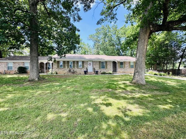 408 Dell Rd, Maryville, TN 37804