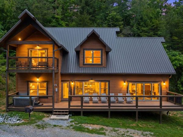 4228 Wears Valley Rd, Sevierville, TN 37862