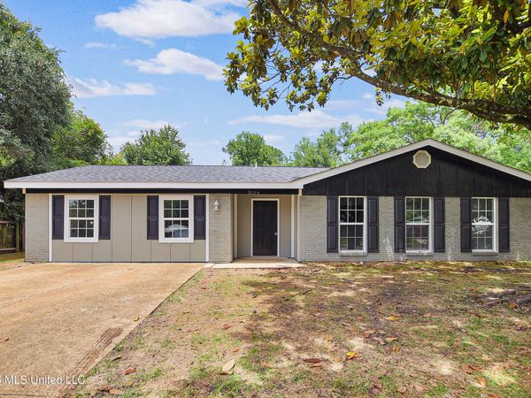 2104 Westgate Parkway, Gautier, MS 39553