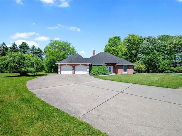 111 Saddle Brook Cir, Butler, PA 16001