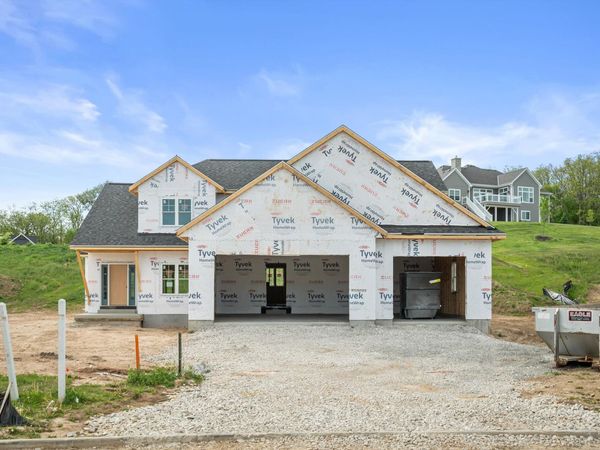 W253N5553 Crescent Hill Dr, Sussex, WI 53089