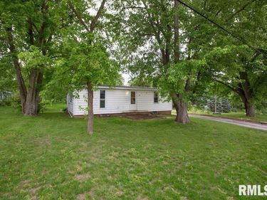 721 N MAIN Street, Eureka, IL 61530