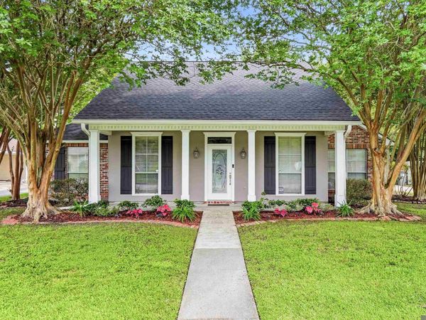 5253 River Meadow Dr, Baton Rouge, LA 70820