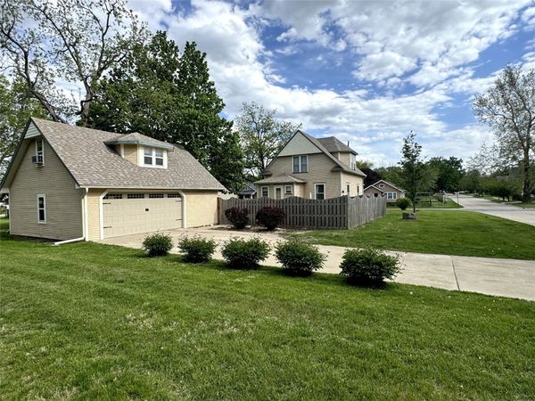 519 W Filmore Street , Winterset, IA 50273