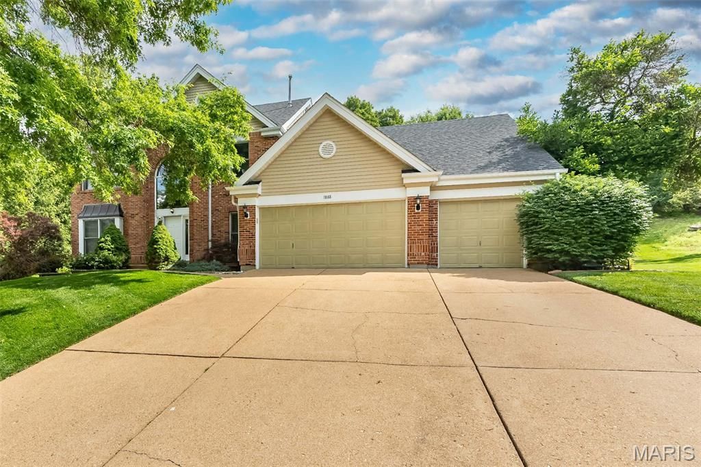18165 Bent Ridge Drive , Wildwood, MO 63038 Main Photo