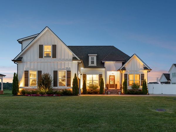 1525 North Side Dr , Murfreesboro, TN 37130