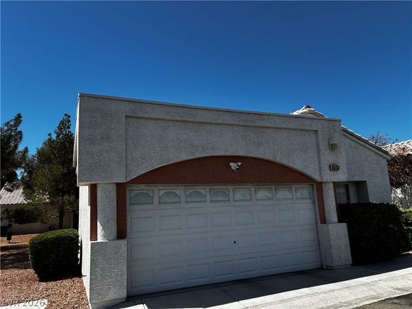 6453 Blue Blossom Avenue , Las Vegas, NV 89108