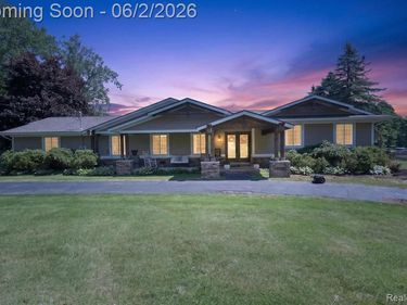 3860 E Commerce Road, Commerce Twp, MI 48382