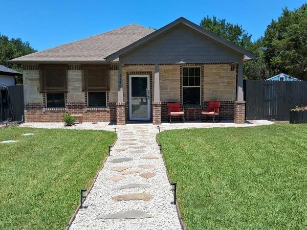 1136 Ridgeview Circle, Granbury, TX 76048