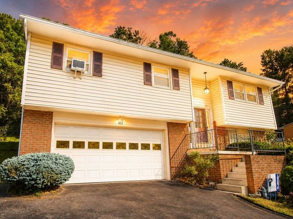 812 N COALTER ST, STAUNTON, VA 24401