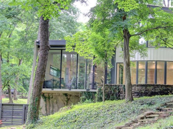 1011 N Tanglebriar Lane, Fayetteville, AR 72701