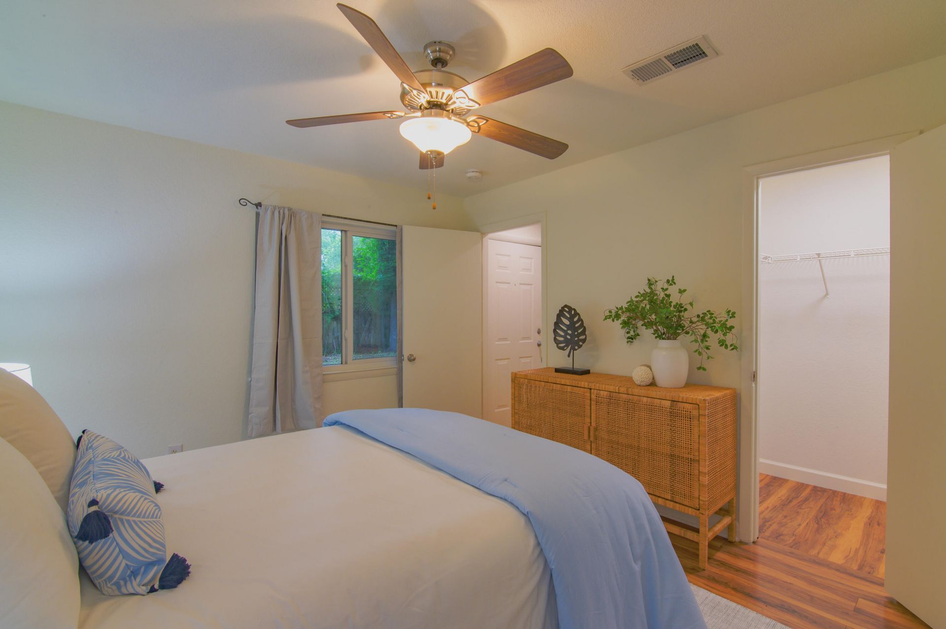 266 Alexandra Drive Photo 10
