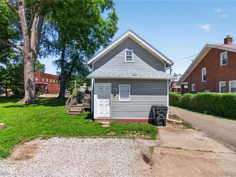 1303 Tremont Avenue SW, Massillon, OH 44647 Photo 4