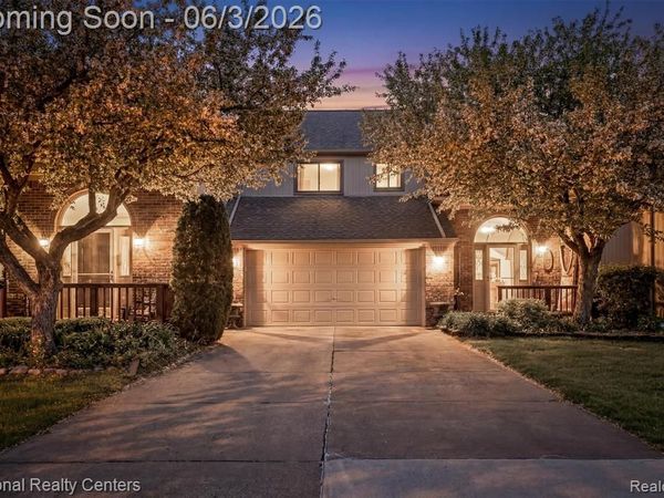 2203 Rochelle Park Drive, Rochester Hills, MI 48309