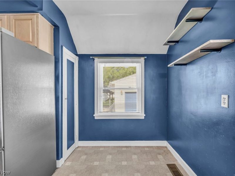 208 Longfellow Street, Elyria, OH 44035 Photo 13